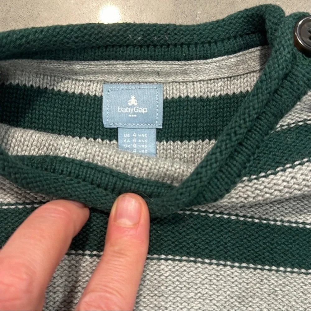 GAP Boys Size 4 grey and green striped crewneck long sleeve sweater
